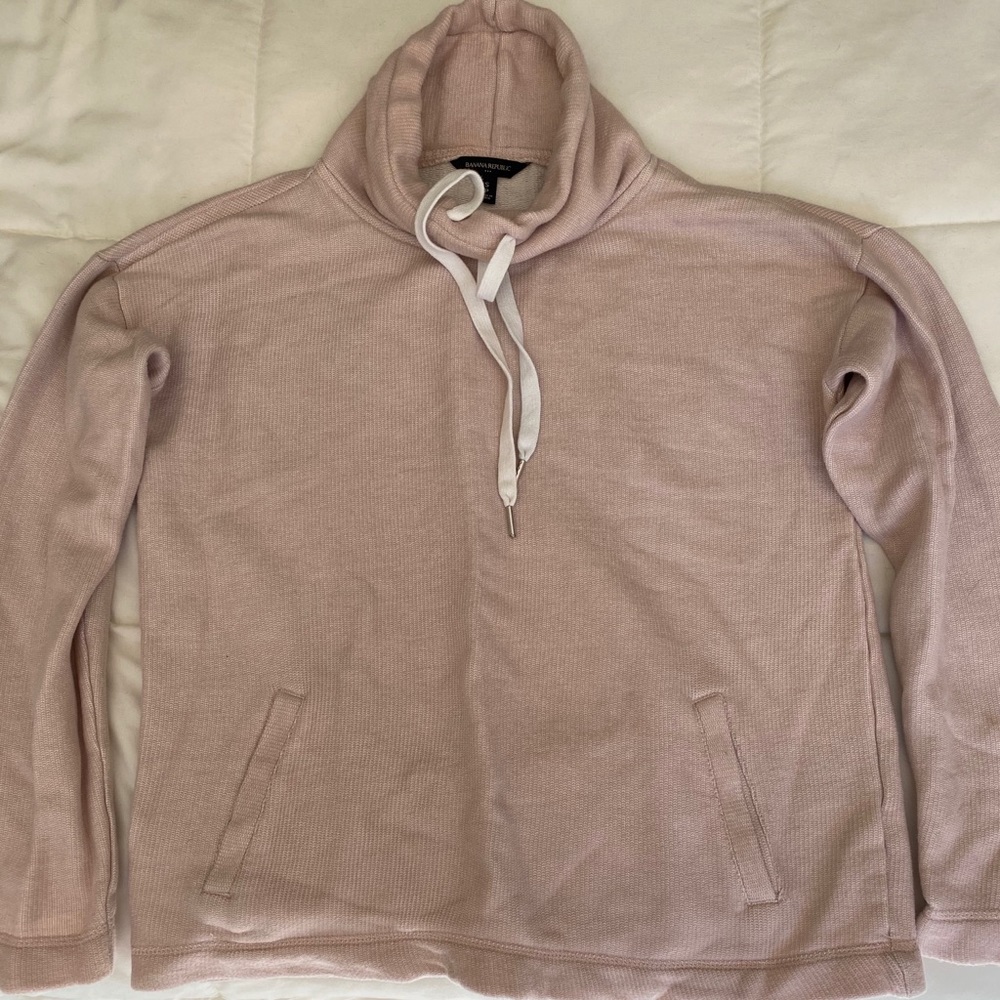Banana Republic Hoodie With Front Pocket!
